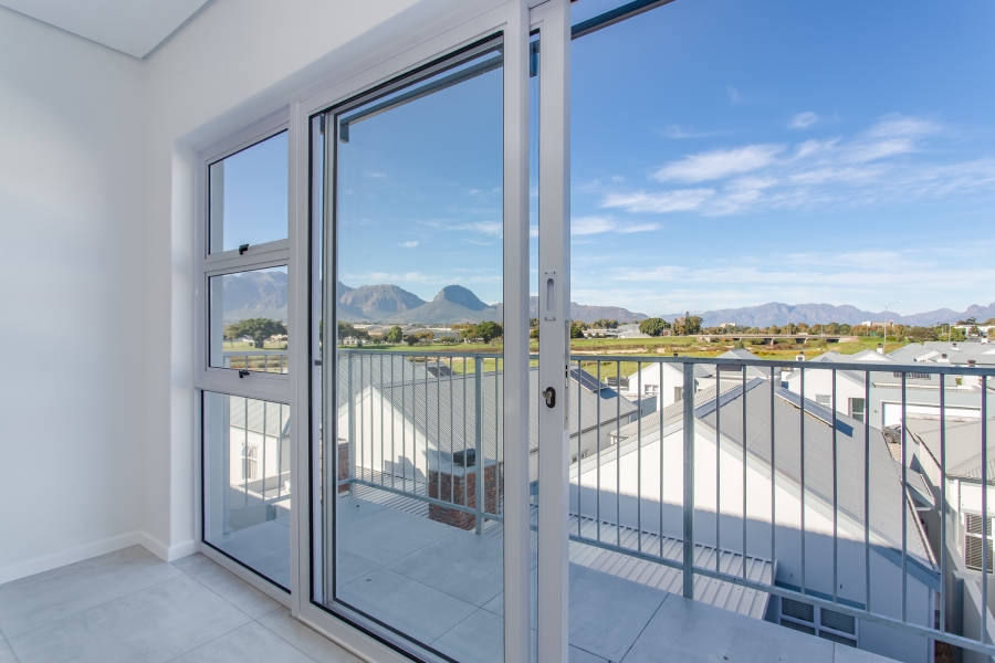 To Let 2 Bedroom Property for Rent in Honeydew Country Estate Western Cape